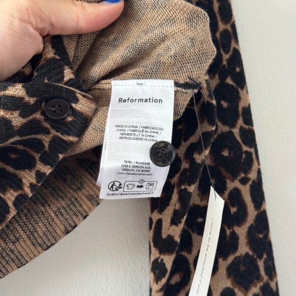 REFORMATION NWT Bernadette Crew Cardigan in Leopard XS - Picture 3 of 6